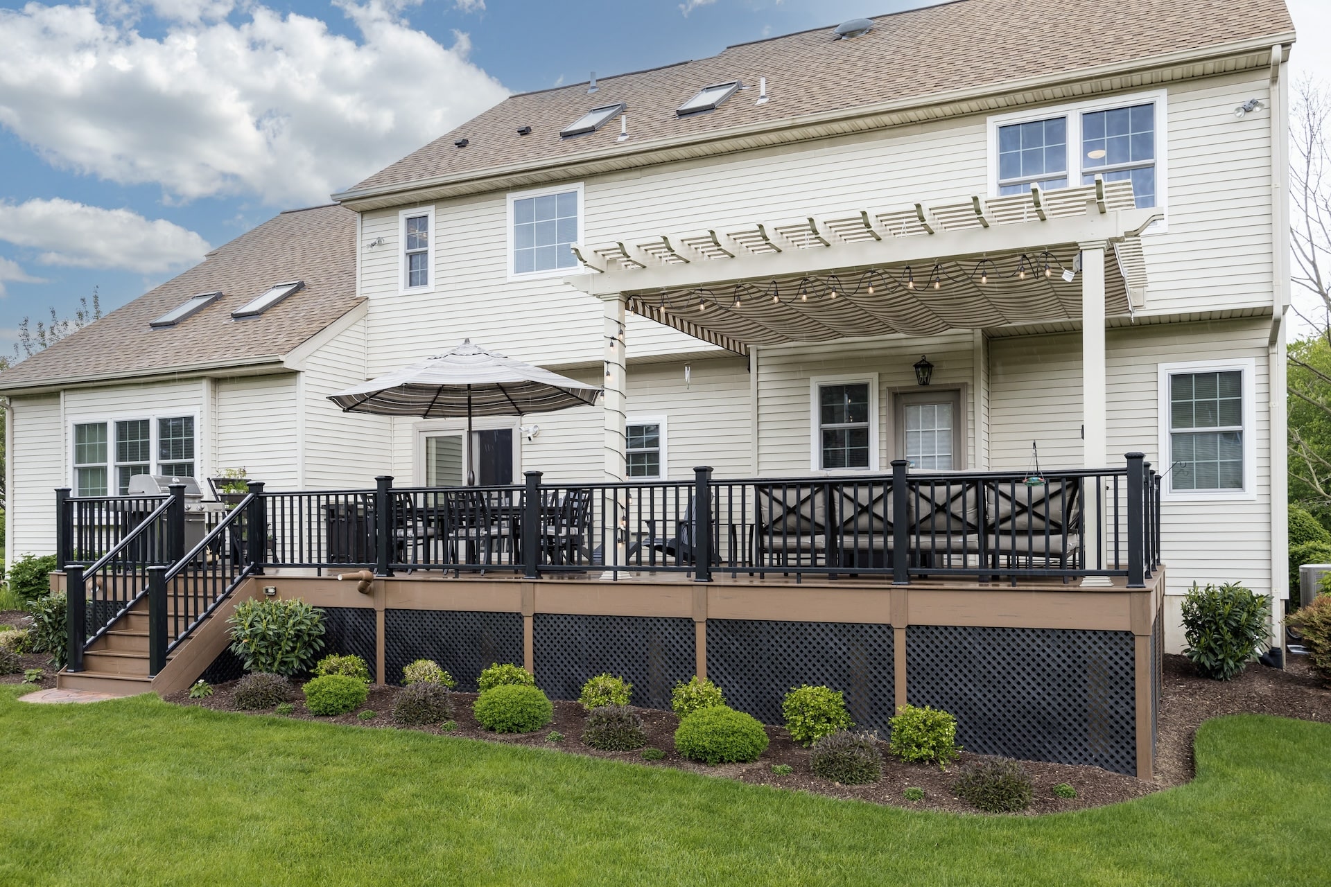 Hellings rear porch with Pergola